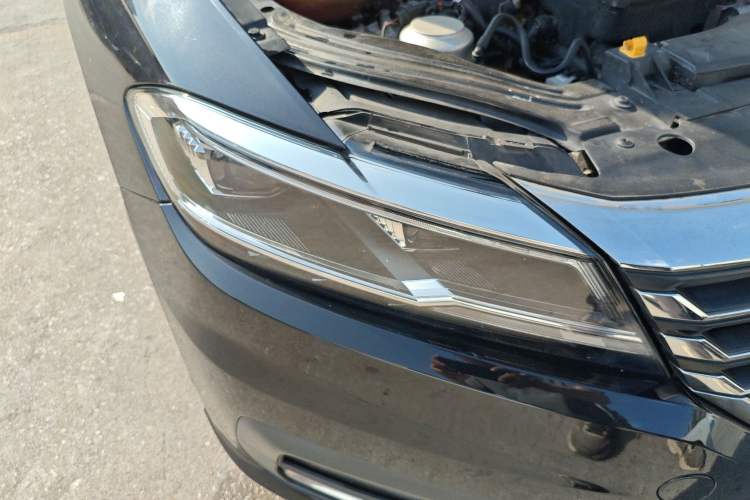 Used Volkswagen Lavida 2021 1.5L Automatic Comfort Edition Right Front Headlight