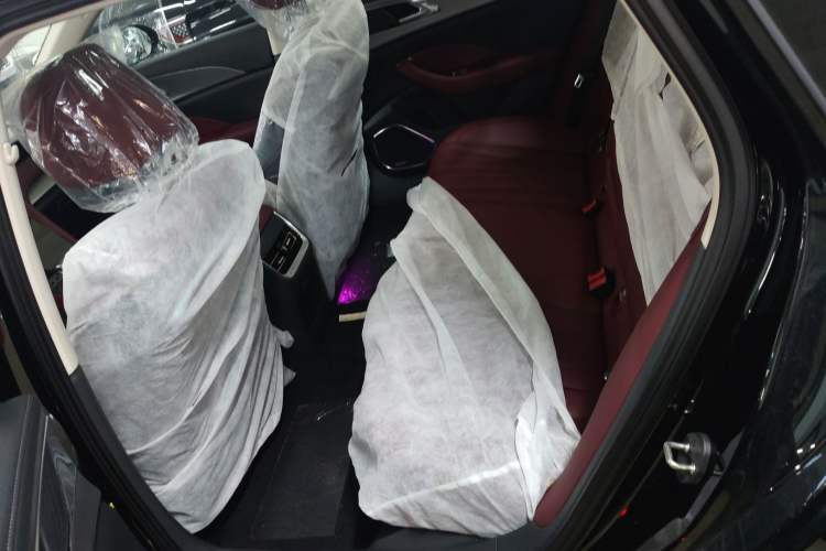 Used Hongqi H5 2024 2.0T Automatic Smart Connect Flagship Edition
