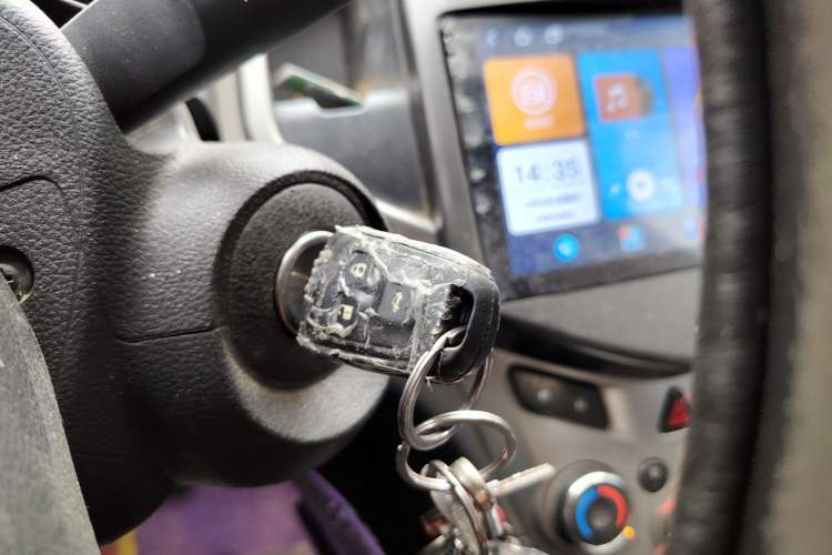 Used Chevrolet Aveo Sonic 2011 Sedan 1.4L MT SL