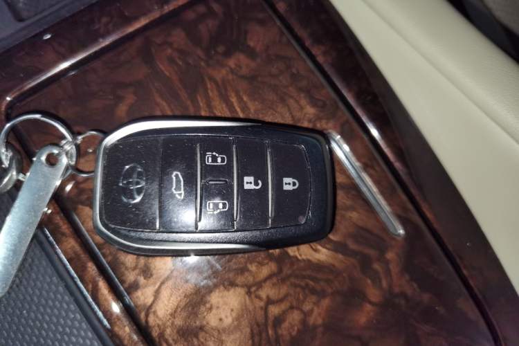 Used Toyota Alphard 2020 Dual-Engine 2.5L Luxury Edition
