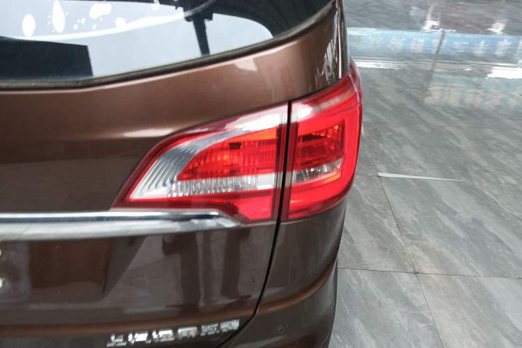 Used Baojun 730 2016 1.5L Manual Comfort Version 7 Seats China V Emission Standard Right Rear Taillight
