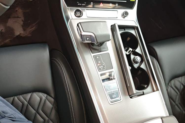 Used Audi A6L 2025 Revised 45 TFSI Prestige Dynamic Edition
