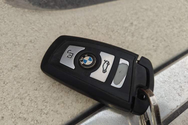 Used BMW 5 Series 2011 535Li Leading Model