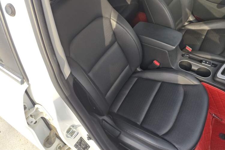 Used Hyundai Elantra (6th Generation / Lingdong) 2020 1.5L CVT Smart & Stylish – Elite Version Right Front Seat