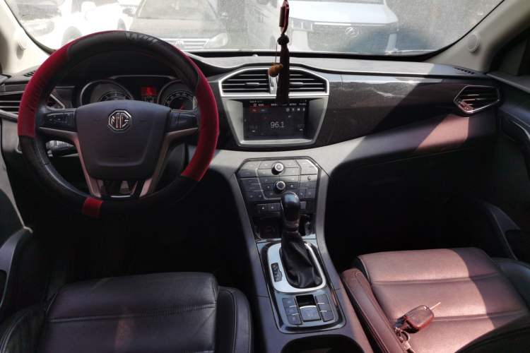 Used MG GS 2015 2.0TGI TST Luxury Edition Center Console