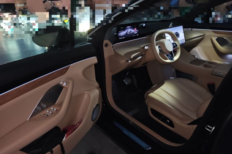 Used Hima Luxeed R7 2024 All-Electric 802 km Max
