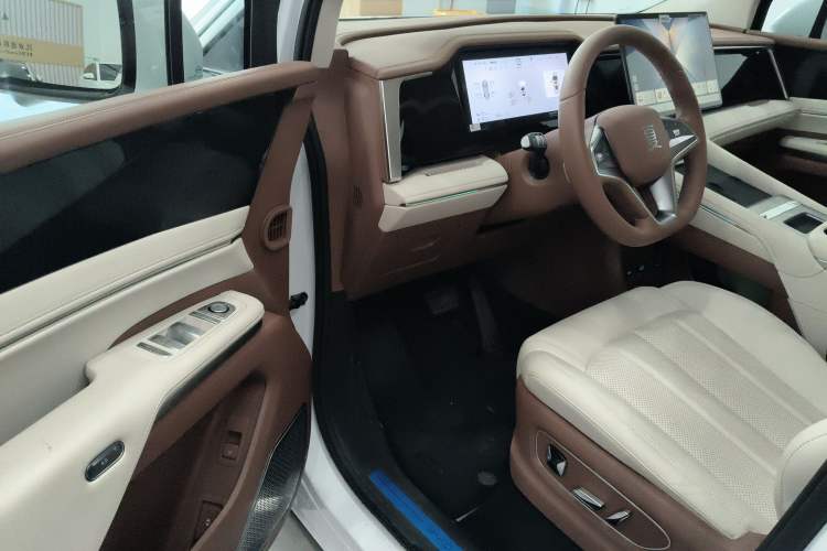 Used BYD Xia 2025 DM-i 1.5T 180km Beyond Edition
