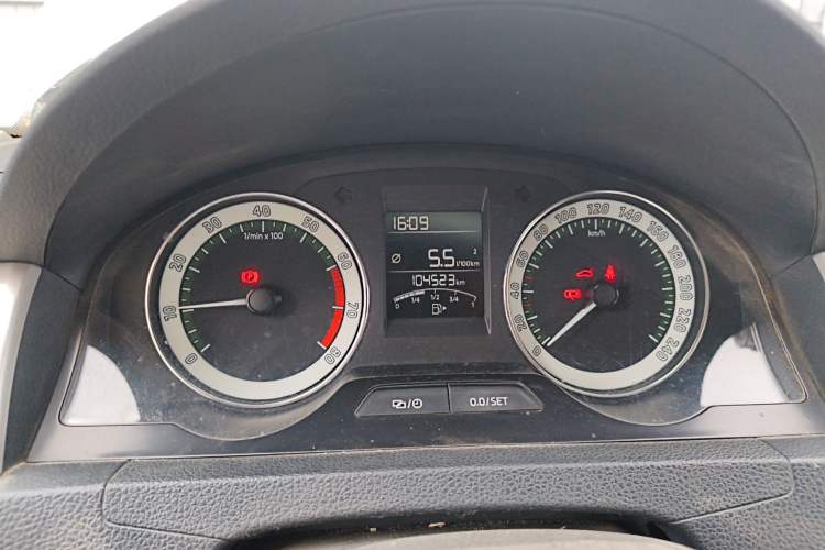 Used Skoda Rapid 2018 1.6L Manual Comfort Edition Instrument Cluster