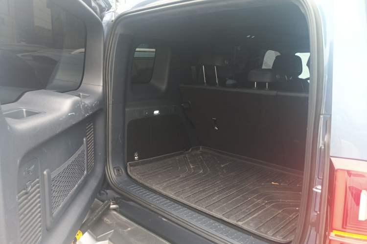 Used Formula Leopard 5 2023 Cloud Ride Flagship Edition