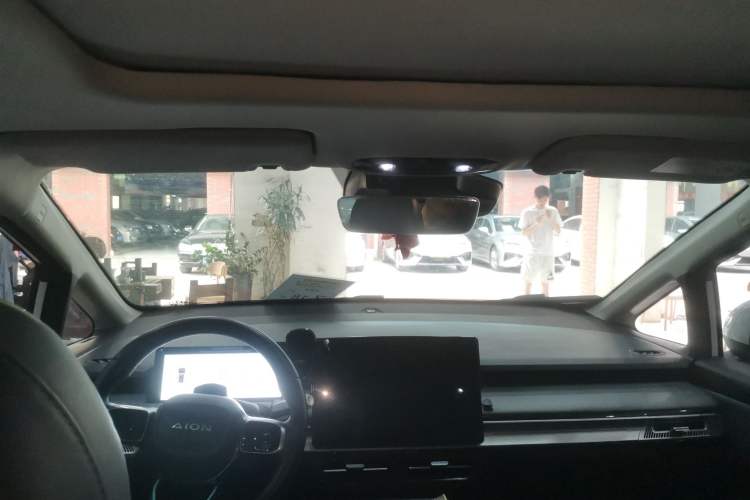 Used AION Y 2022 Plus 70 Tech Edition Headliner