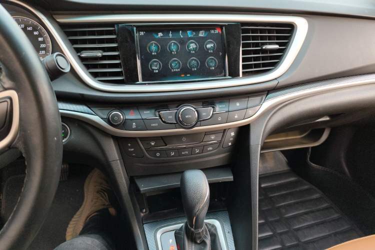 Used Buick Excelle GX 2018 18T Automatic Flagship Model Audio And AC Panel