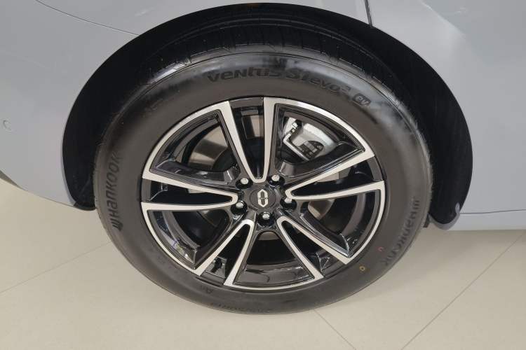 Used Hima AITO M5 2024 Extended-Range Max Rear-Wheel Drive Advanced Intelligent Driving Version
