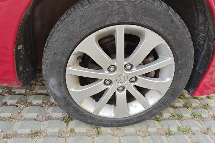 Used Mazda 6 2013 2.0L Automatic Fashion Edition Right Front Wheel Hub