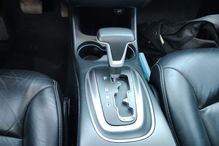 Used Dodge Journey 2016 2.4L Two-Wheel-Drive Touring Edition Gear Lever