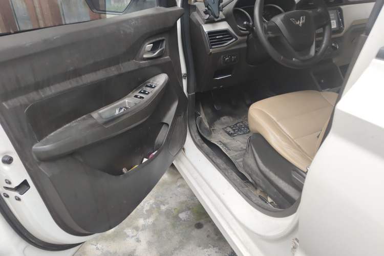 Used Wuling Hongguang 2018 1.5L S Comfort Model L2B