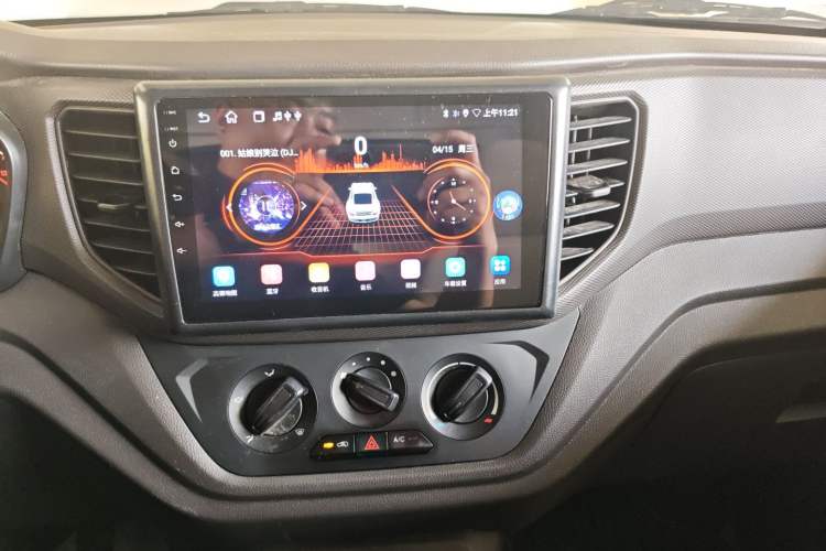 Used Wuling Hongguang V 2022 1.5L Jingqu Edition Enclosed-Window Vehicle with Electric Power Steering LAR Audio And AC Panel