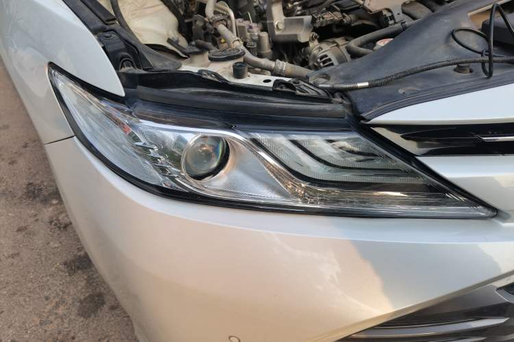 Used Toyota Camry 2018 2.5G Luxury Edition Right Front Headlight