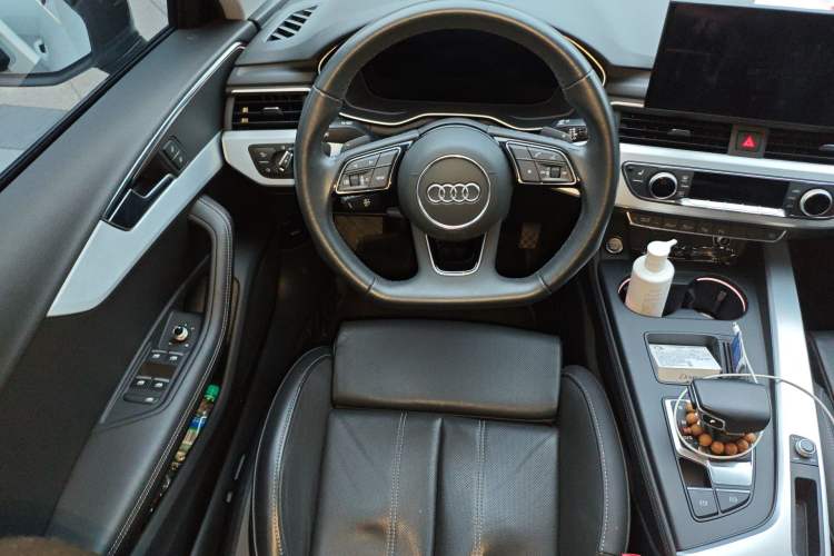 Used Audi A4L 2022 40 TFSI Luxury Dynamic Model
