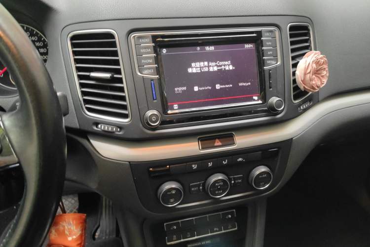 Used Volkswagen Sharan 2018 380TSI Comfort Edition 7-Seater Audio And AC Panel