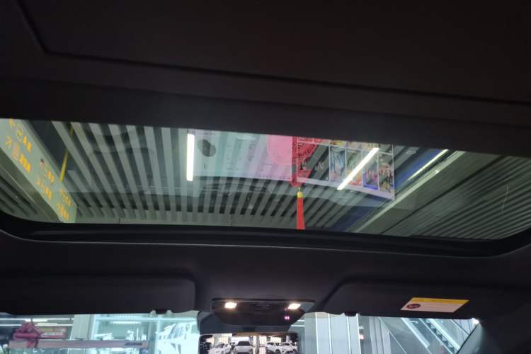 Used Li Auto Li Auto i6 2025 Model Four-Wheel-Drive Standard Type
