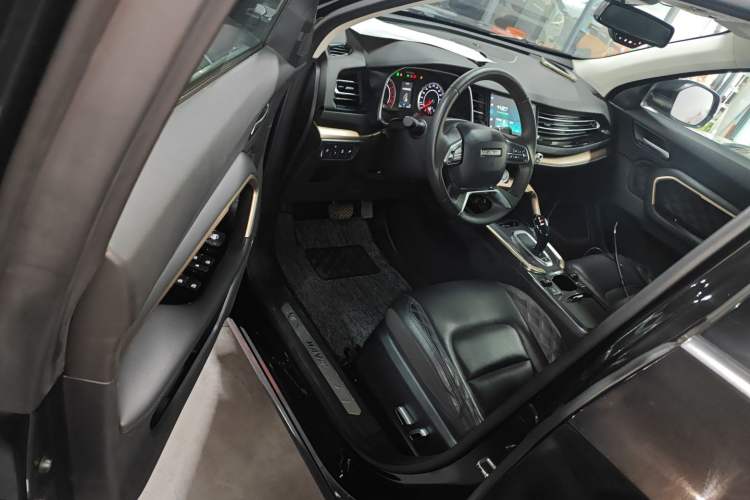 Used Haval H6 2021 1.5 GDIT Automatic Champion Edition Driver Seat