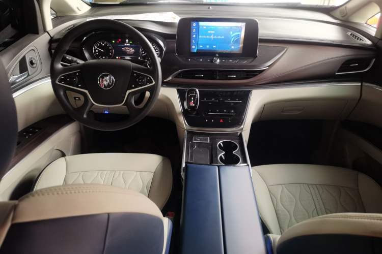 Used Buick GL8 2021 Land Cruiser Executive Class 652T Comfort Model Center Console