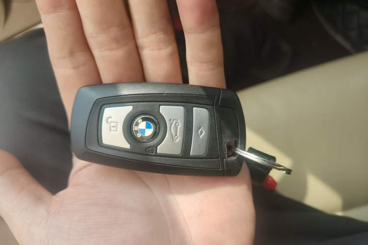 Used BMW 5 Series 2013 525Li Luxury Model
