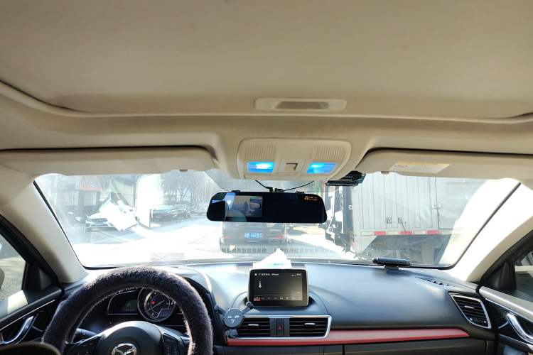 Used Mazda 3 Axela 2014 Sedan 2.0L Automatic Flagship Model