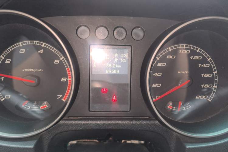 Used BAIC Off-Road BJ40 2014 2.4L Manual Cross-Country Edition Odometer Close Up