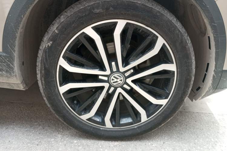 Used Volkswagen T-ROC 2018 280TSI DSG Two-Wheel Drive Comfort Version China VI Standard