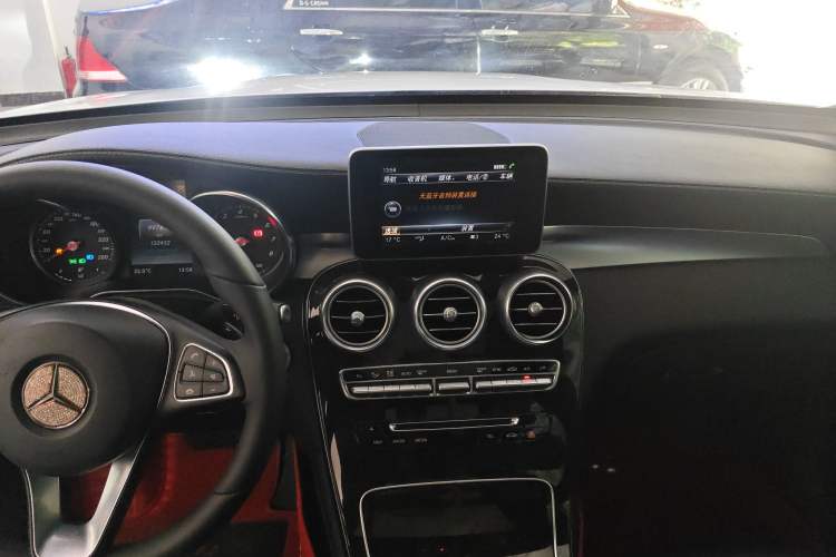 Used Mercedes-Benz GLC 2017 GLC 260 4MATIC Dynamic Edition