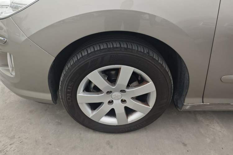 Used Peugeot 408 2013 1.6L Manual Comfort Edition