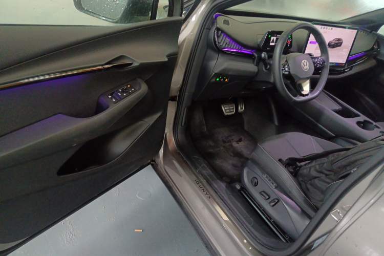 Used Volkswagen ID.UNYX 2024 Pro Long-Range Version
