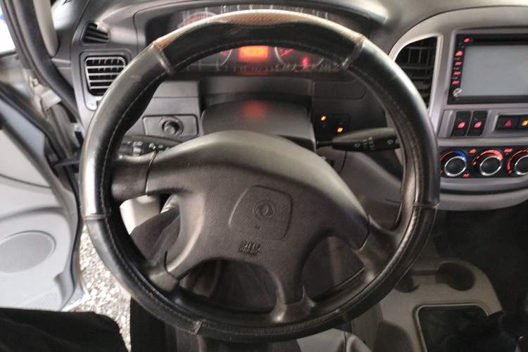 Used FORTHING Lingzhi 2015 M3 1.6L 7-Seater Luxury Model