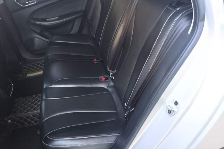 Used Roewe i5 2020 1.5L Automatic 4G Connect Luxury Flagship Edition