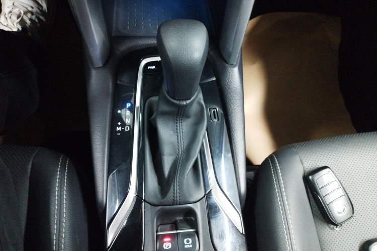 Used Toyota FRONTLANDER 2022 2.0L CVT Luxury PLUS Edition Gear Lever