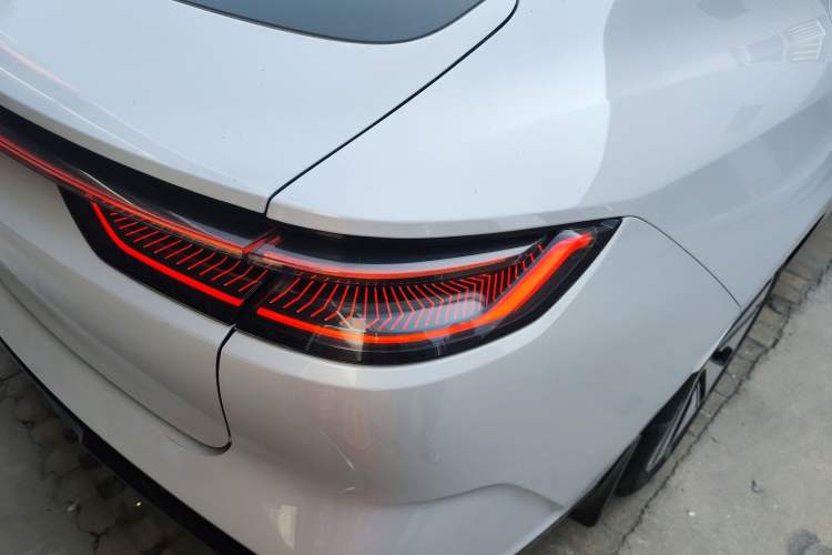 Used Geely Galaxy E8 2024 550 km Range Rear-Wheel-Drive PRO Exterior 6