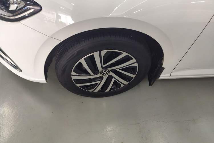 Used Volkswagen Lavida 2023 1.5L Automatic 5 Million Edition Left Front Wheel Hub