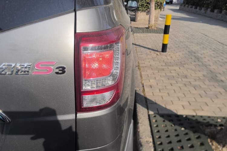 Used HYOSOW S3 2014 1.5L Comfort Version China IV Emission Standard
