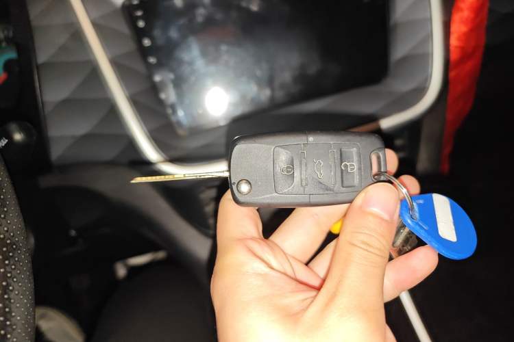 Used Jinbei Gold Hiace M Classic 2024 1.5L Engineering Lion Passenger Vehicle 5 Seats Vehicle Key