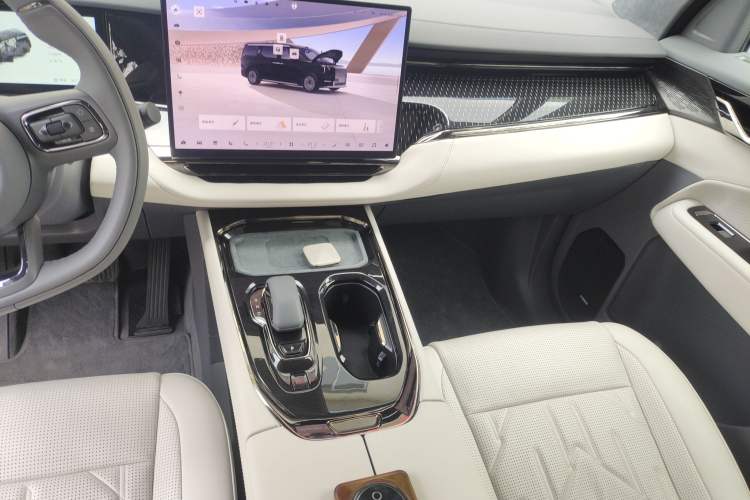 Used Zeekr 009 2024 Six-Seat Executive Version 4WD 108 kWh Gear Lever