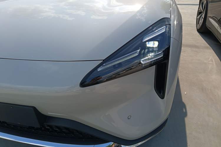 Used Baojun Yunhai 2024 600km Pure Electric Version Left Front Headlight