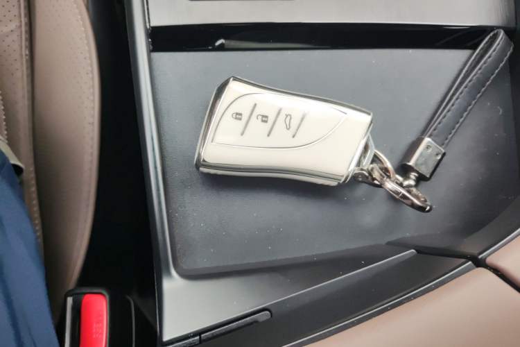 Used Lexus ES 2025 300h Deluxe Edition