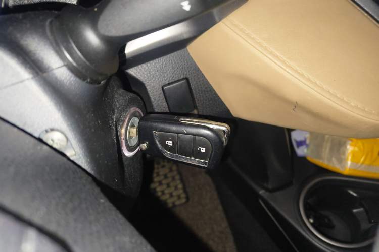 Used Toyota RAV4 2016 2.0L CVT Two-Wheel Drive Urban Edition China V Standard