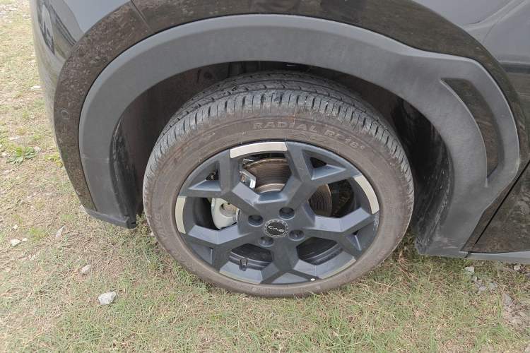 Used BYD Seagull 2025 Smart Drive Version 305 km Freedom Edition Left Front Wheel Hub