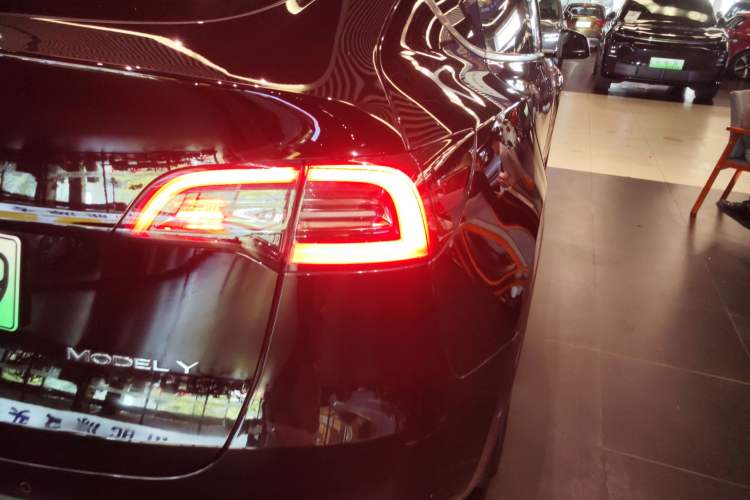 Used Tesla Model Y 2023 Rear-Wheel-Drive Version Right Rear Taillight