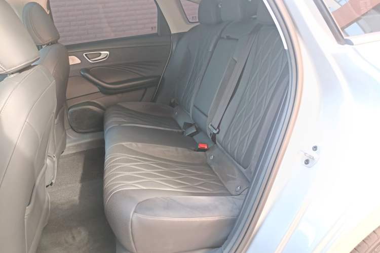 Used Roewe D7 2023 DMH 125km Flagship Edition
