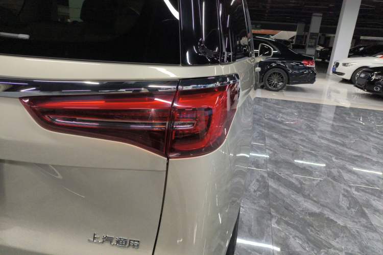 Used Buick GL8 2022 ES Landtrek 653T Luxury Edition