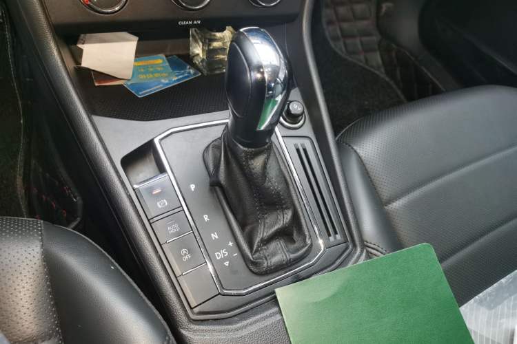 Used Volkswagen Lavida 2019 1.5L Automatic Comfort Edition China VI Standard Gear Lever