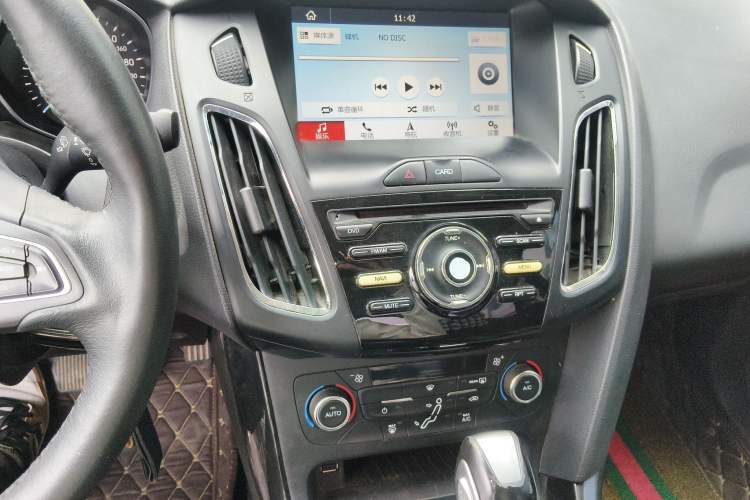 Used Ford Focus 2017 Sedan 1.6L Automatic Fashion Edition Smart Drive Version Audio And AC Panel